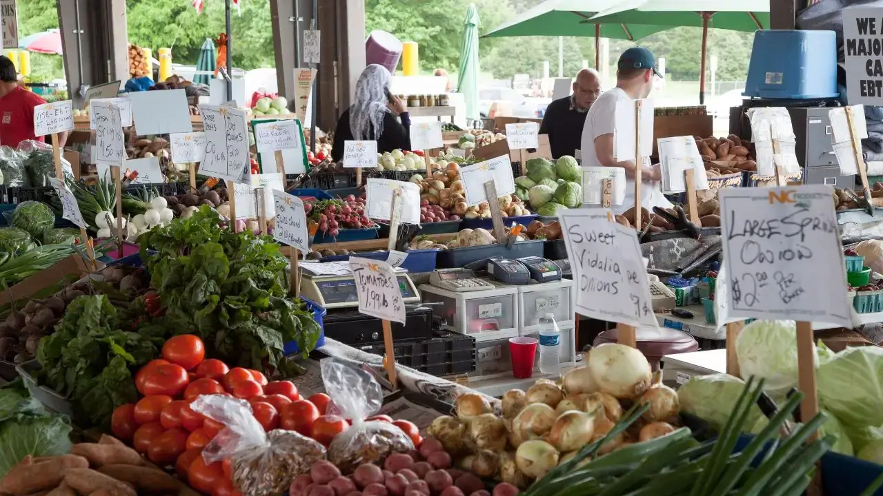 farmer egg market